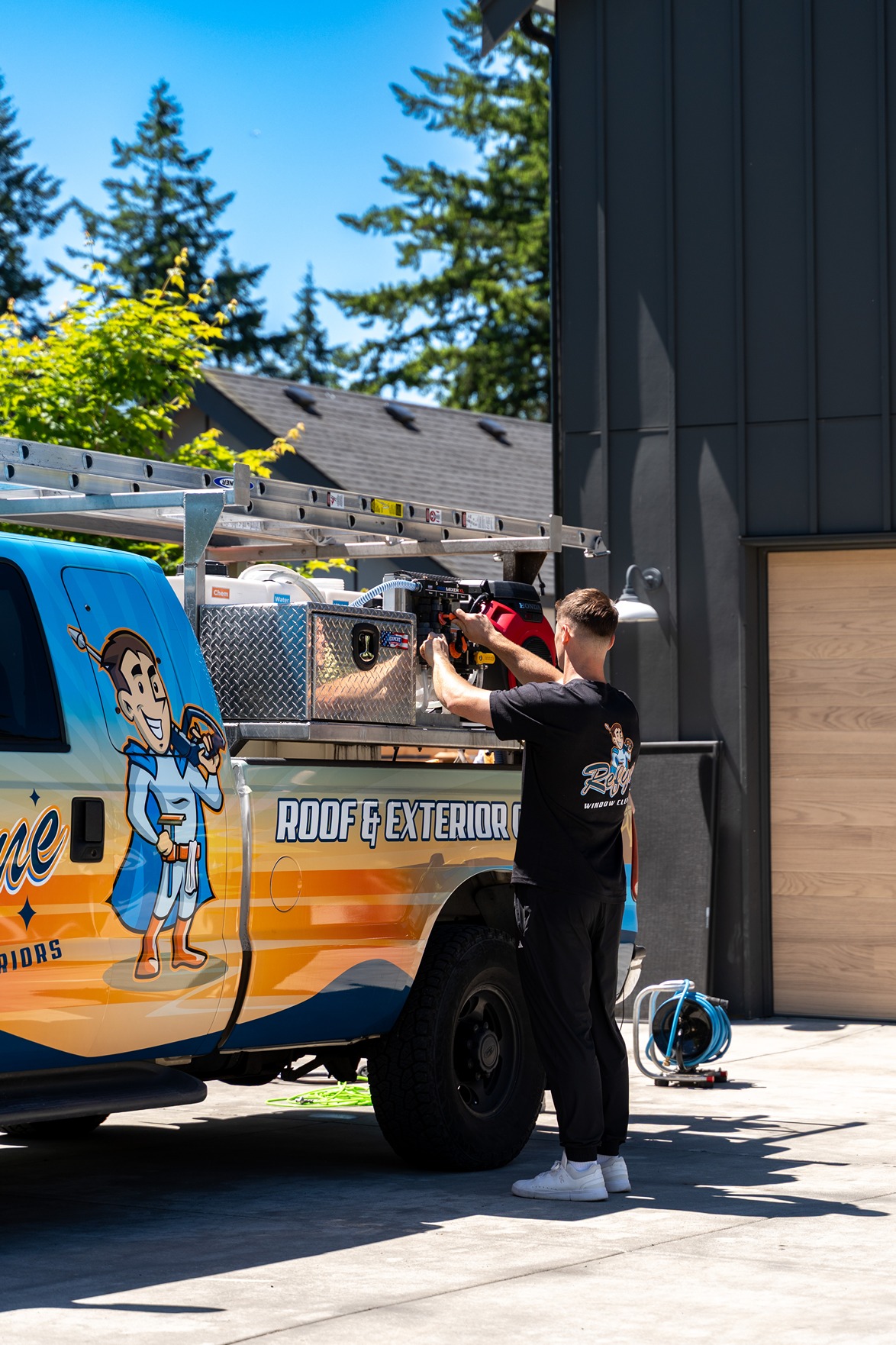 Refyne technician at branded truck